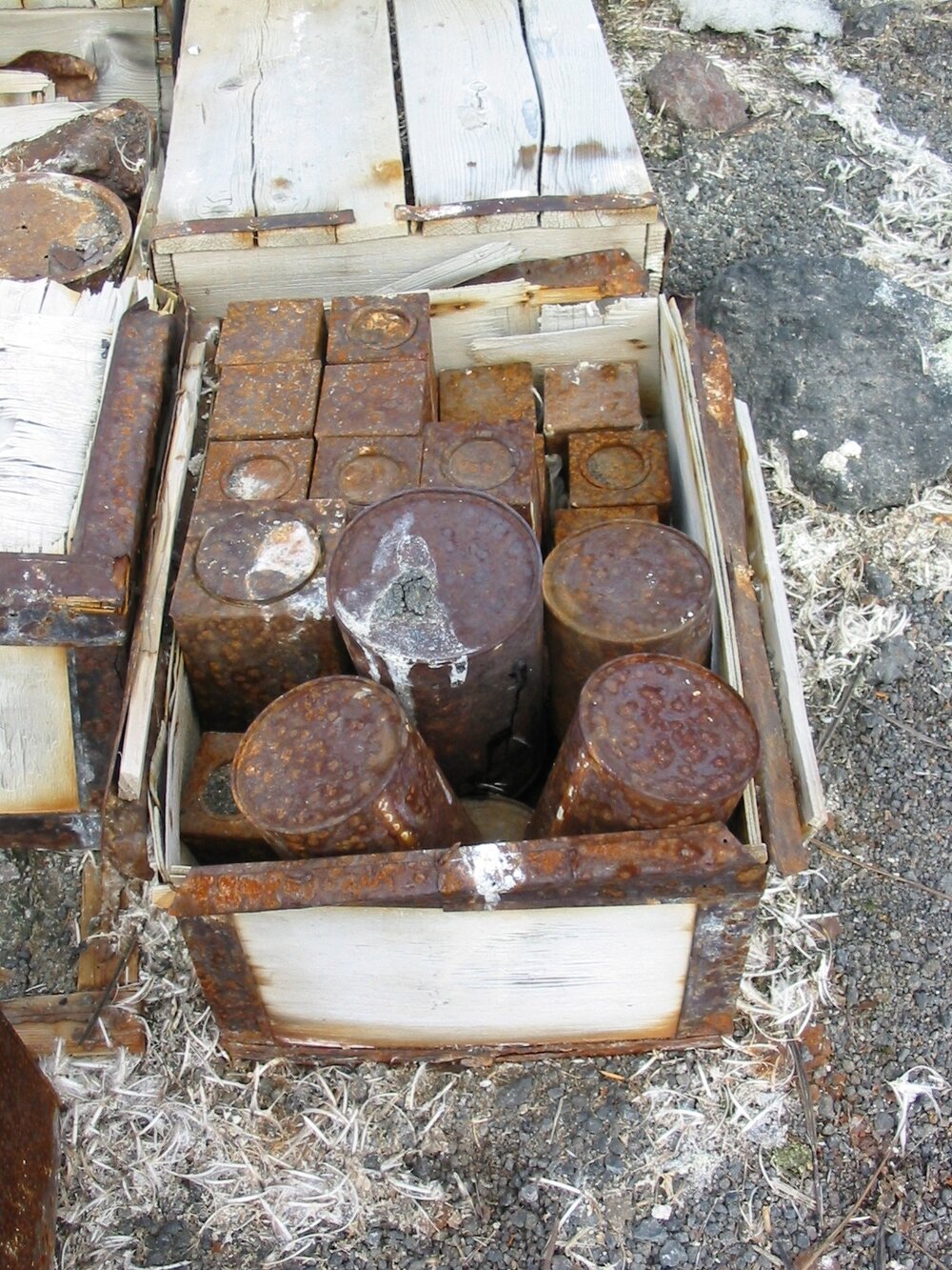 2004 K440 at Cape Evans - Boxes of Southern Food Cache (011)