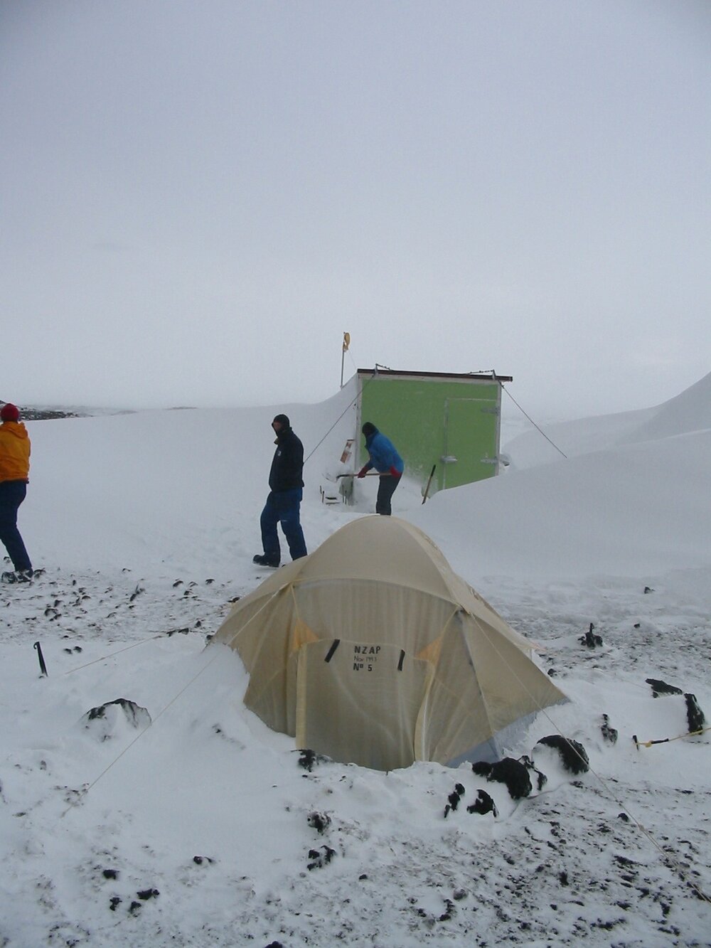 2003 K440 at Cape Royds - David Harrowfield digging out wannigan (002)