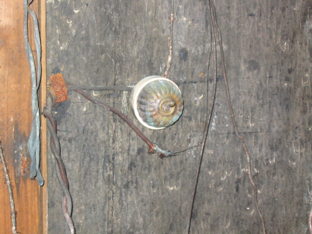 2003 K440 at Scott's 'Terra Nova' hut - Light switch above Make and Mend table
