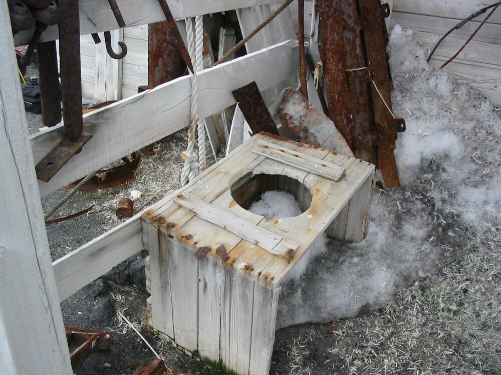 2003 K440 at Shackleton's 'Nimrod' hut, exterior - Toilet seat