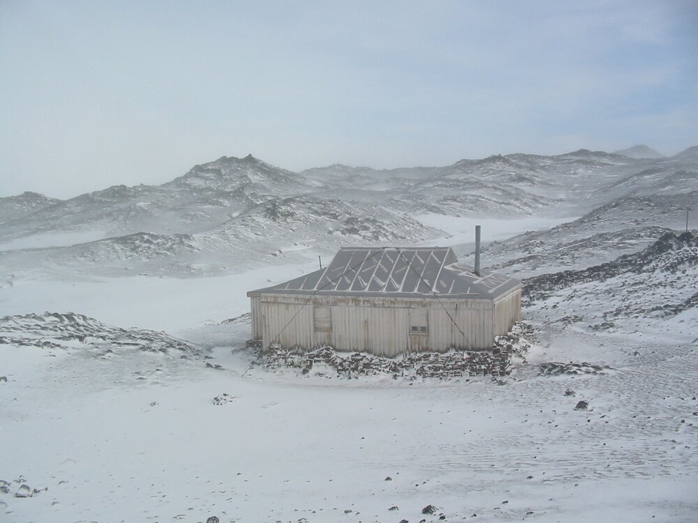 2003 K440 at Shackleton's 'Nimrod' hut, exterior - South elevation, in snow