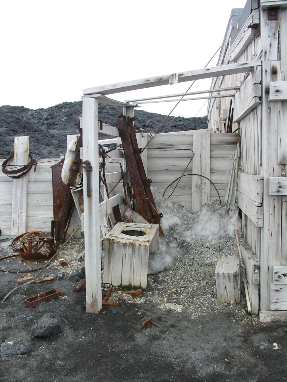 2003 K440 at Shackleton's 'Nimrod' hut, exterior - Latrine area