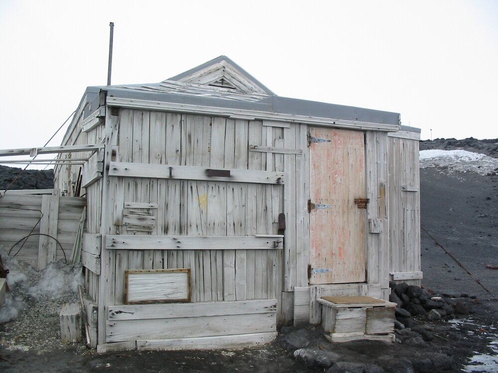 2003 K440 at Shackleton's 'Nimrod' hut, exterior - West elevation