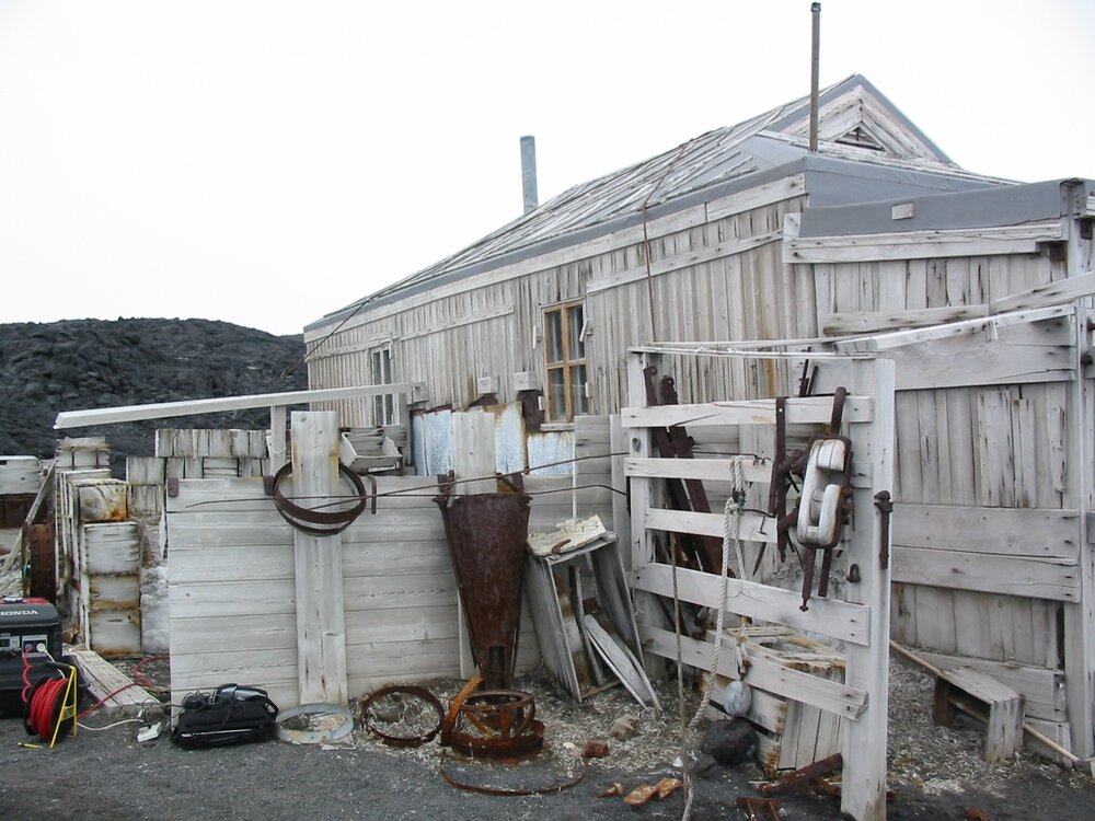 2003 K440 at Shackleton's 'Nimrod' hut, exterior - West wall of Stables
