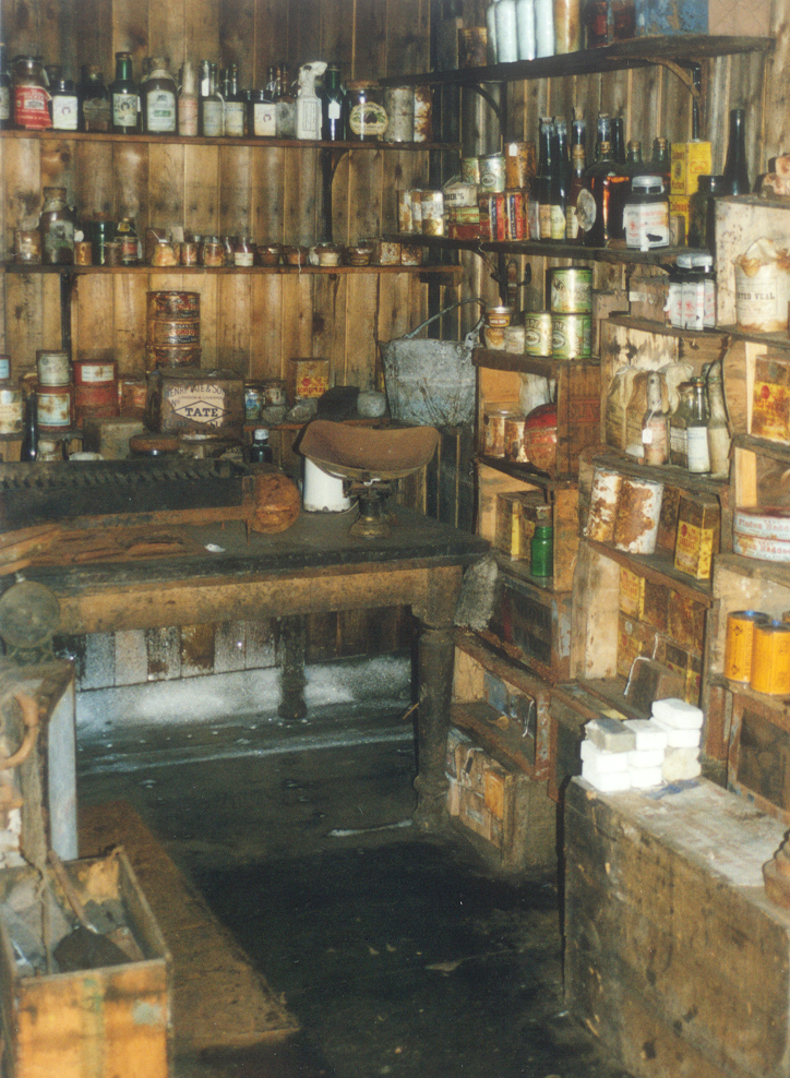 2002 K440B at Scott's 'Terra Nova' hut, interior - Ice build-up, lower South wall (001)