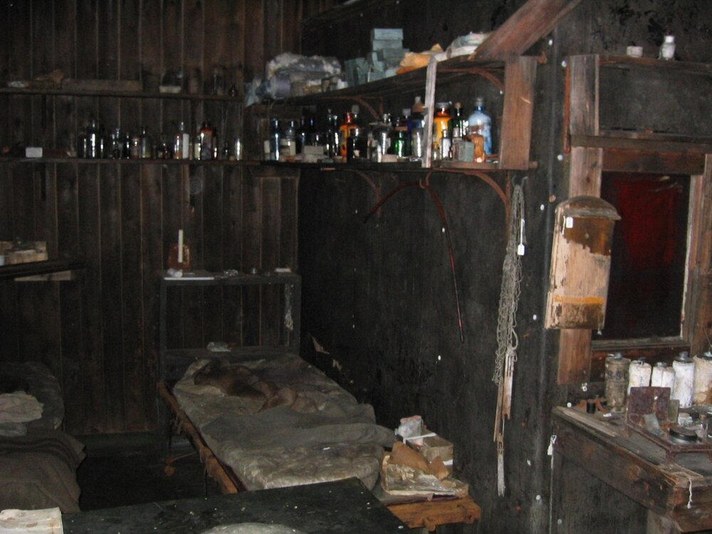 2003 K440 at Scott's 'Terra Nova' hut, interior - Wilson's bunk and shelving