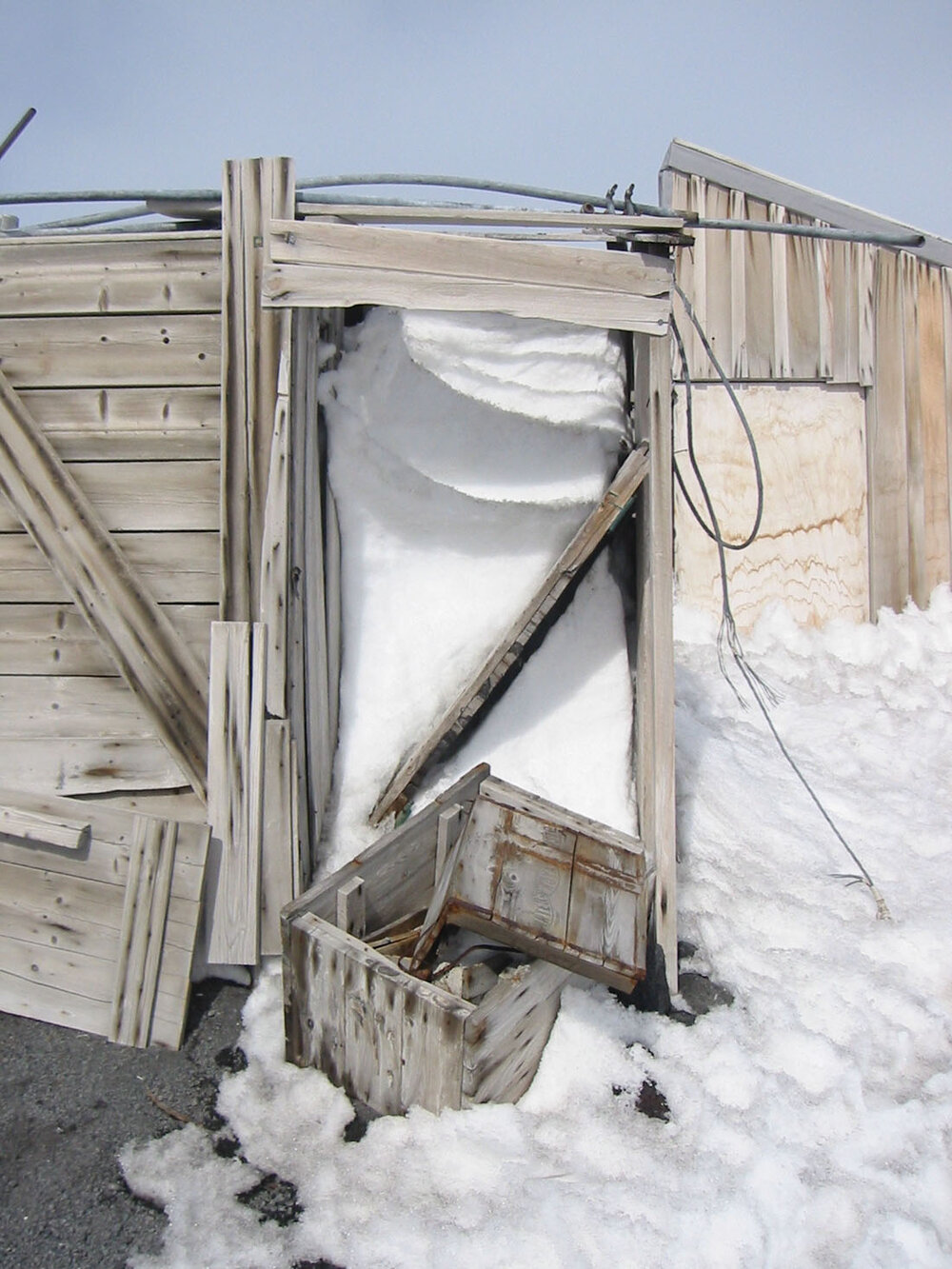 2002 Scott's 'Terra Nova' hut, exterior survey image - Latrine (010)
