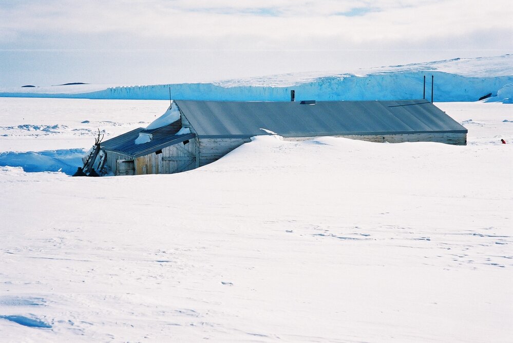 2002 Scott's 'Terra Nova' hut, South elevation (002)