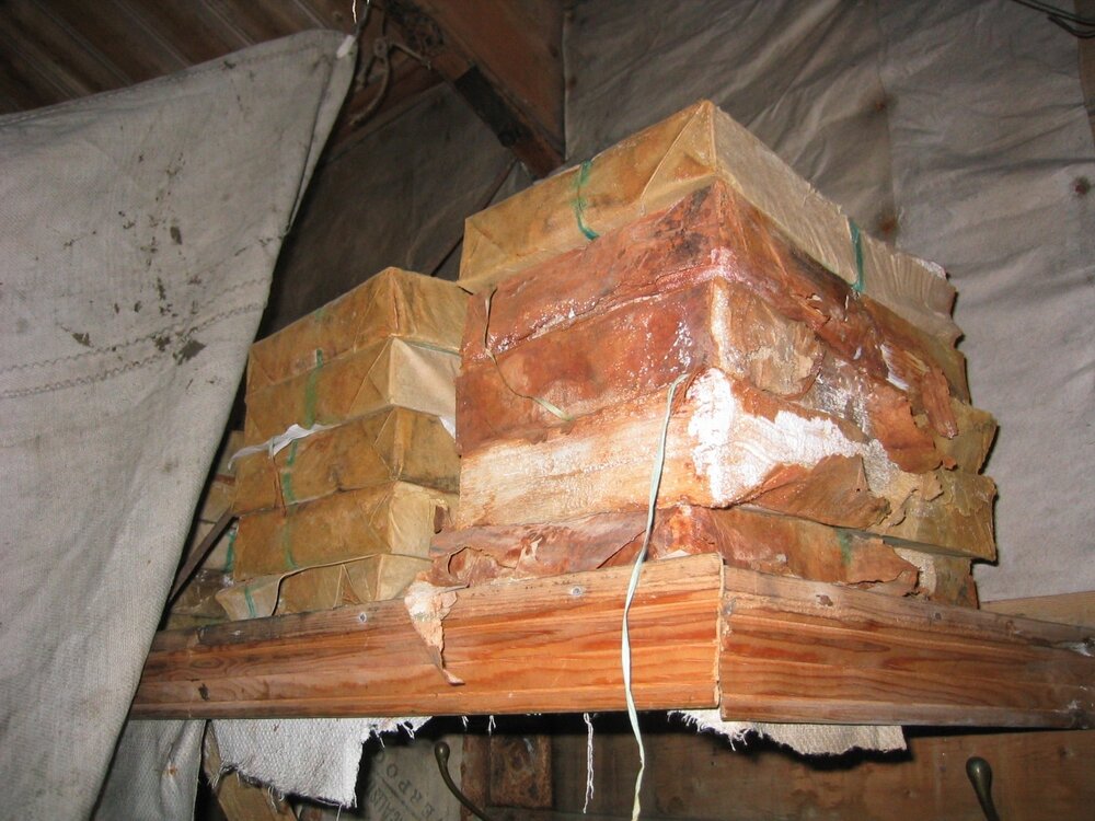 2003 K440 at Shackleton's 'Nimrod' hut, interior - Reams of unused paper (002)