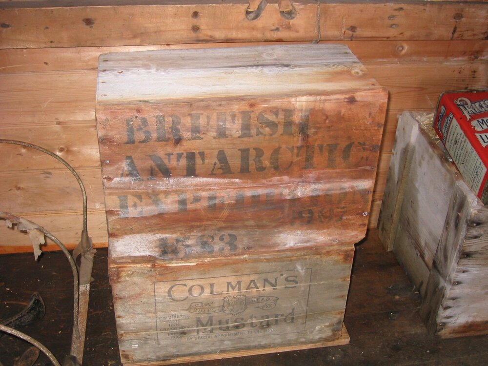 2003 K440 at Shackleton's 'Nimrod' hut, interior - Survey of box types (003)