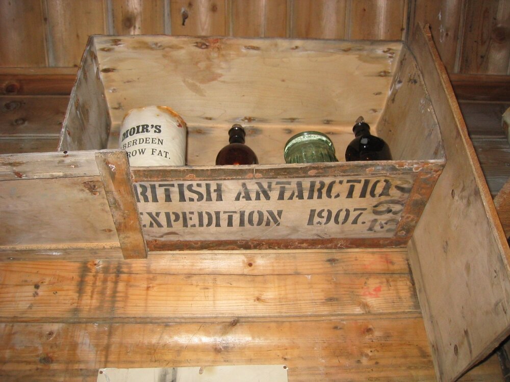 2003 K440 at Shackleton's 'Nimrod' hut, interior - Survey of box types (012)
