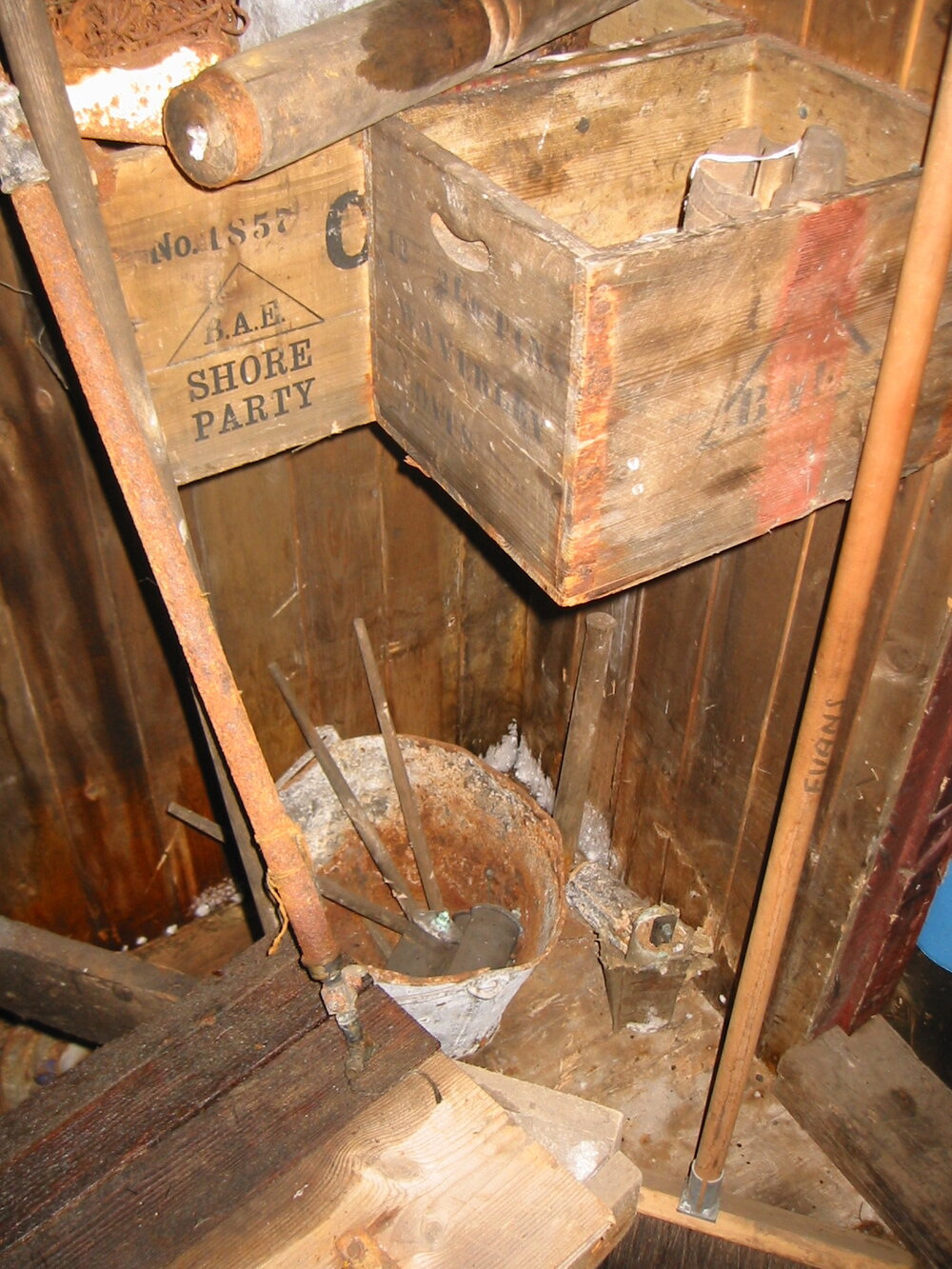 2002 Scott's 'Terra Nova' hut, interior survey image - Cold Porch (006)