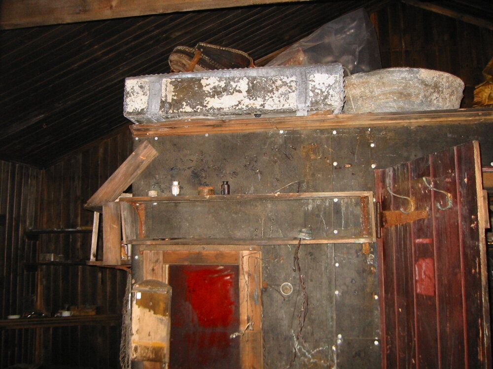 2002 Scott's 'Terra Nova' hut, interior survey image - Ponting's Darkroom (001)