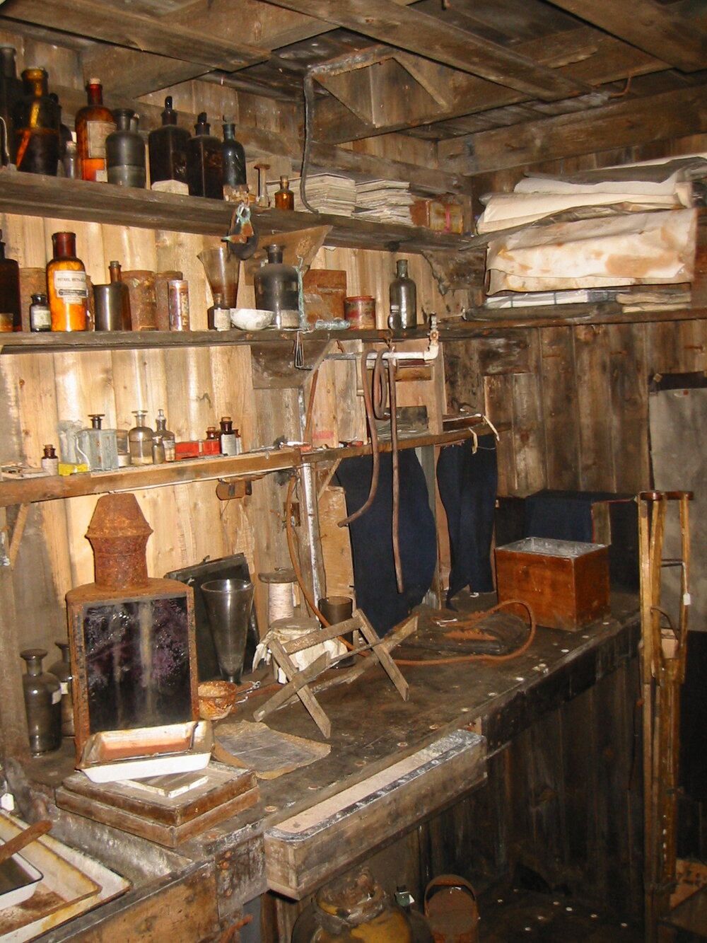 2002 Scott's 'Terra Nova' hut, interior survey image - Ponting's Darkroom (009)