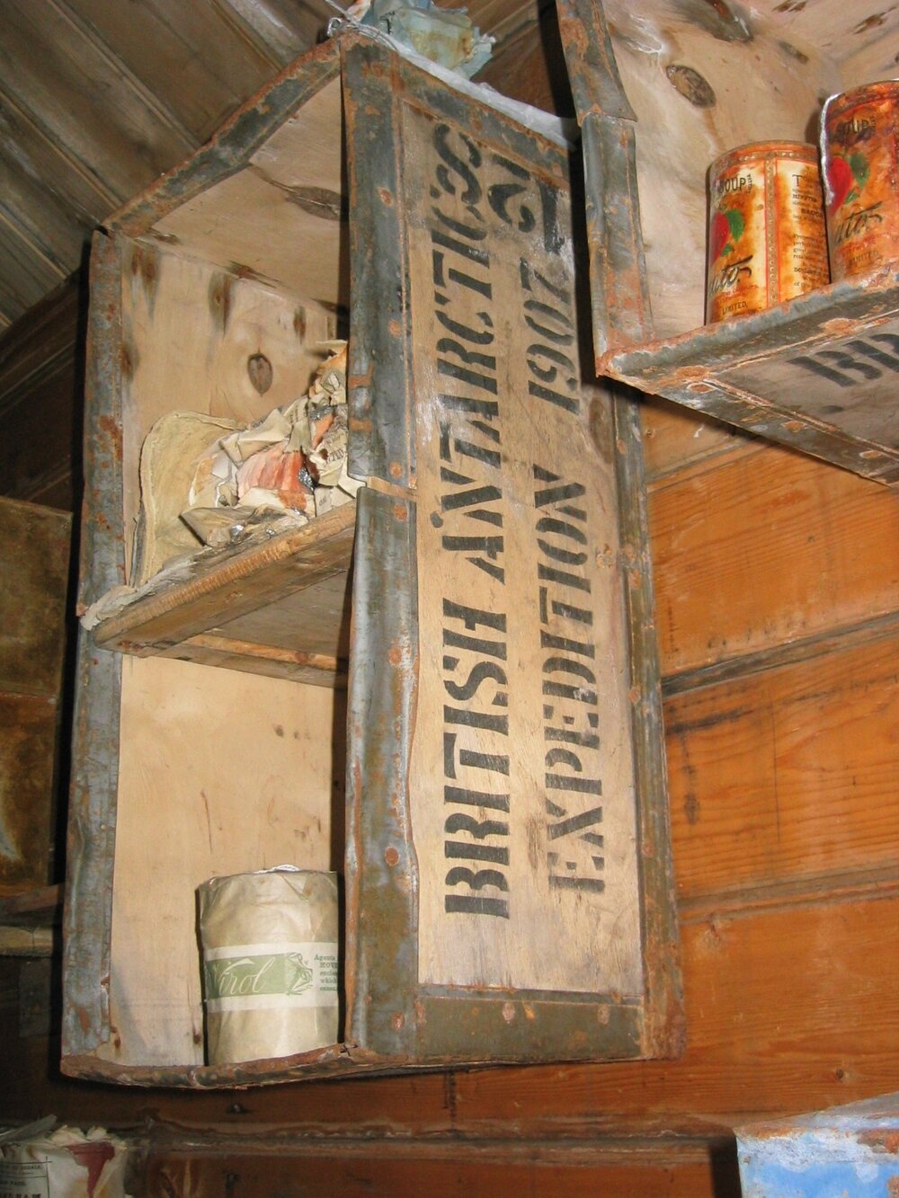 2003 K440 at Shackleton's 'Nimrod' hut, interior - Survey of box types (032)