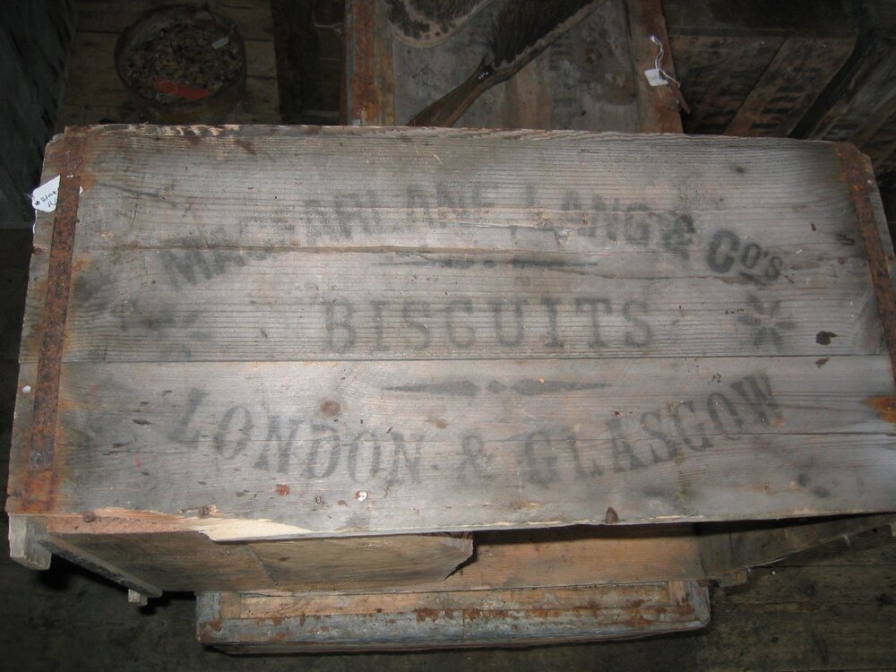 2003 K440 at Shackleton's 'Nimrod' hut, interior - Survey of box types (033)