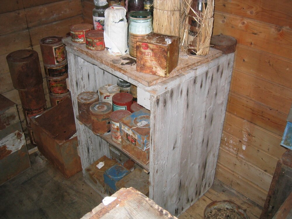 2003 K440 at Shackleton's 'Nimrod' hut, interior - Survey of box types (038)