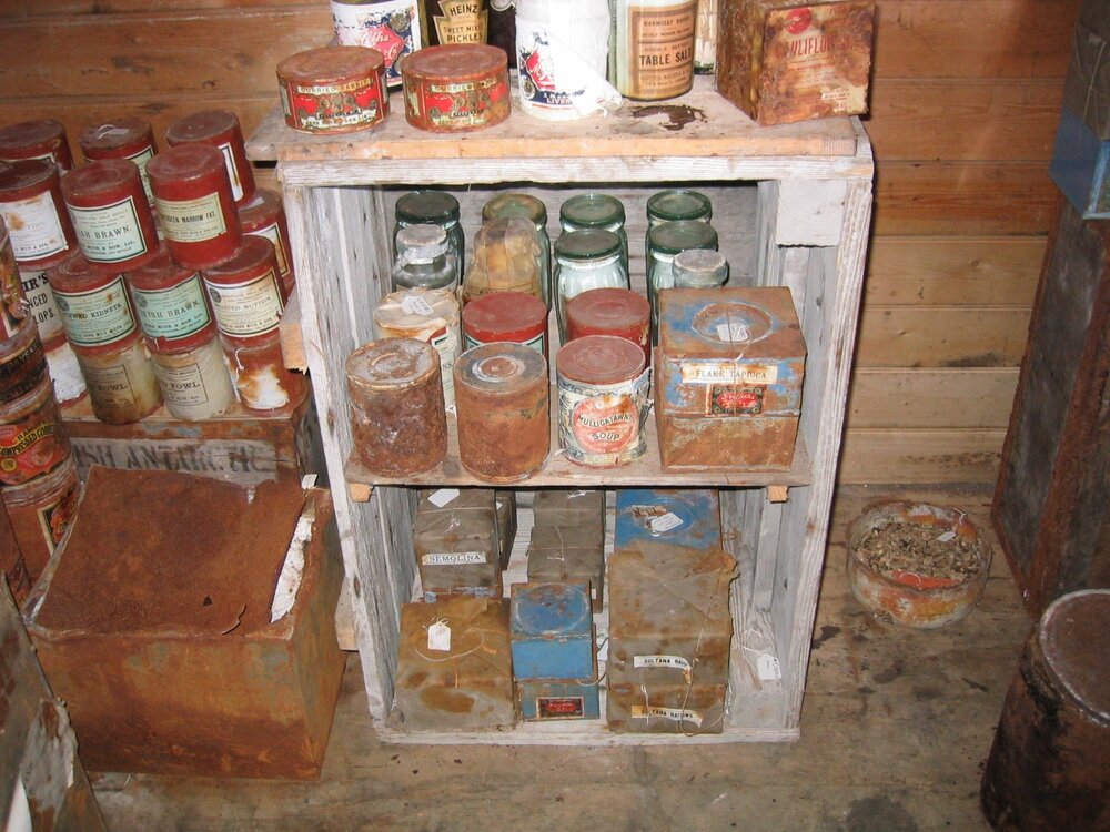 2003 K440 at Shackleton's 'Nimrod' hut, interior - Survey of box types (039)
