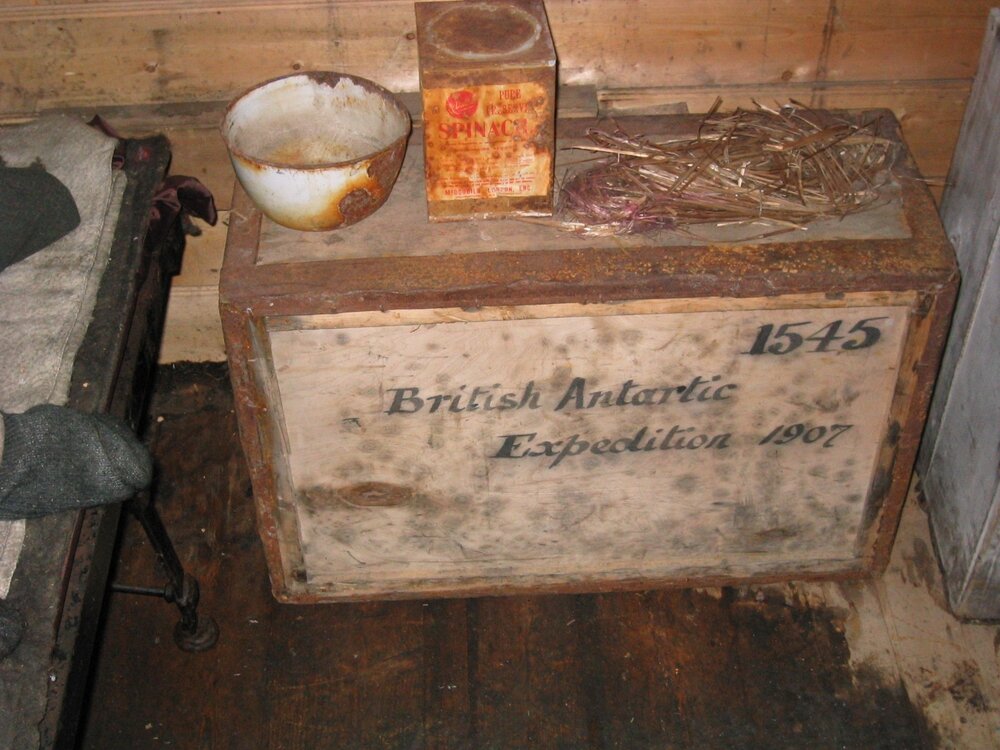 2003 K440 at Shackleton's 'Nimrod' hut, interior - Survey of box types (041)