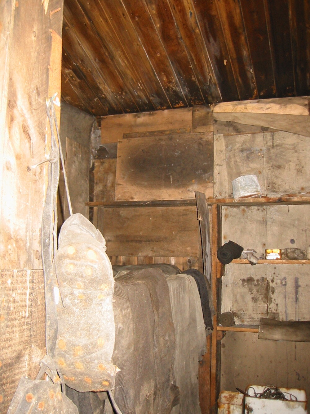 2002 Scott's 'Terra Nova' hut, interior survey image - Geology area (006)