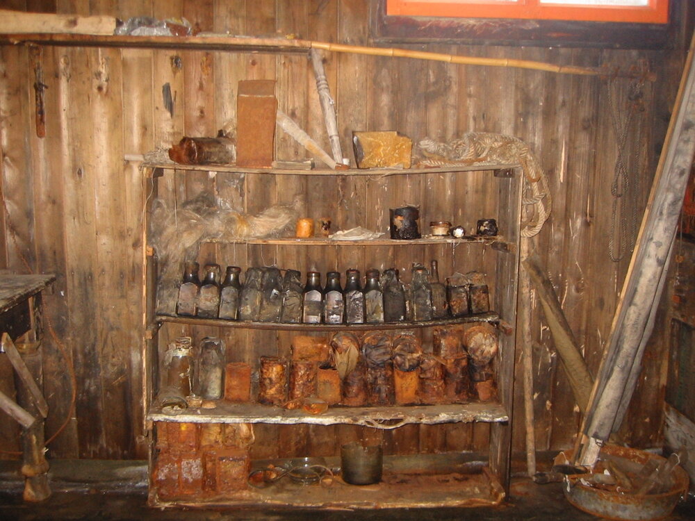 2002 Scott's 'Terra Nova' hut, interior survey image - Messdeck (023)