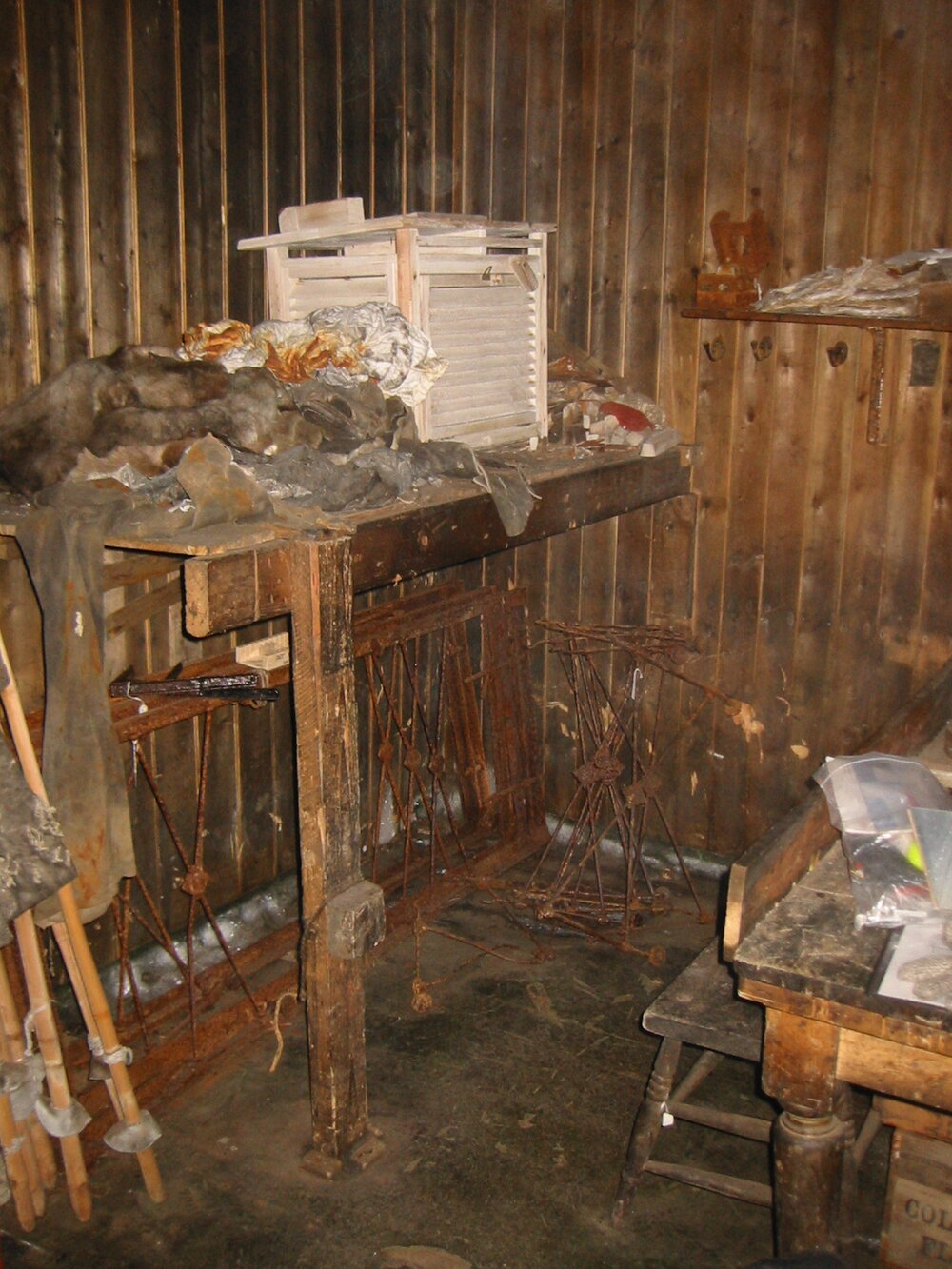 2002 Scott's 'Terra Nova' hut, interior survey image - Messdeck (024)