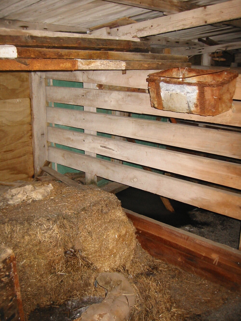 2002 Scott's 'Terra Nova' hut, interior survey image - Stables (007)