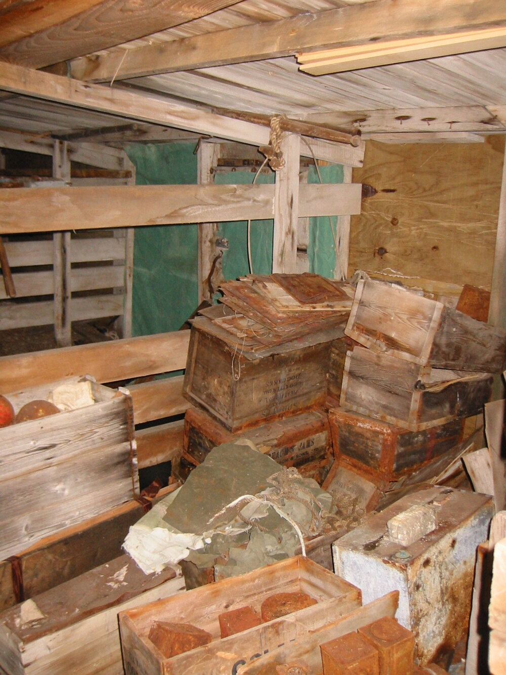 2002 Scott's 'Terra Nova' hut, interior survey image - Stables (012)