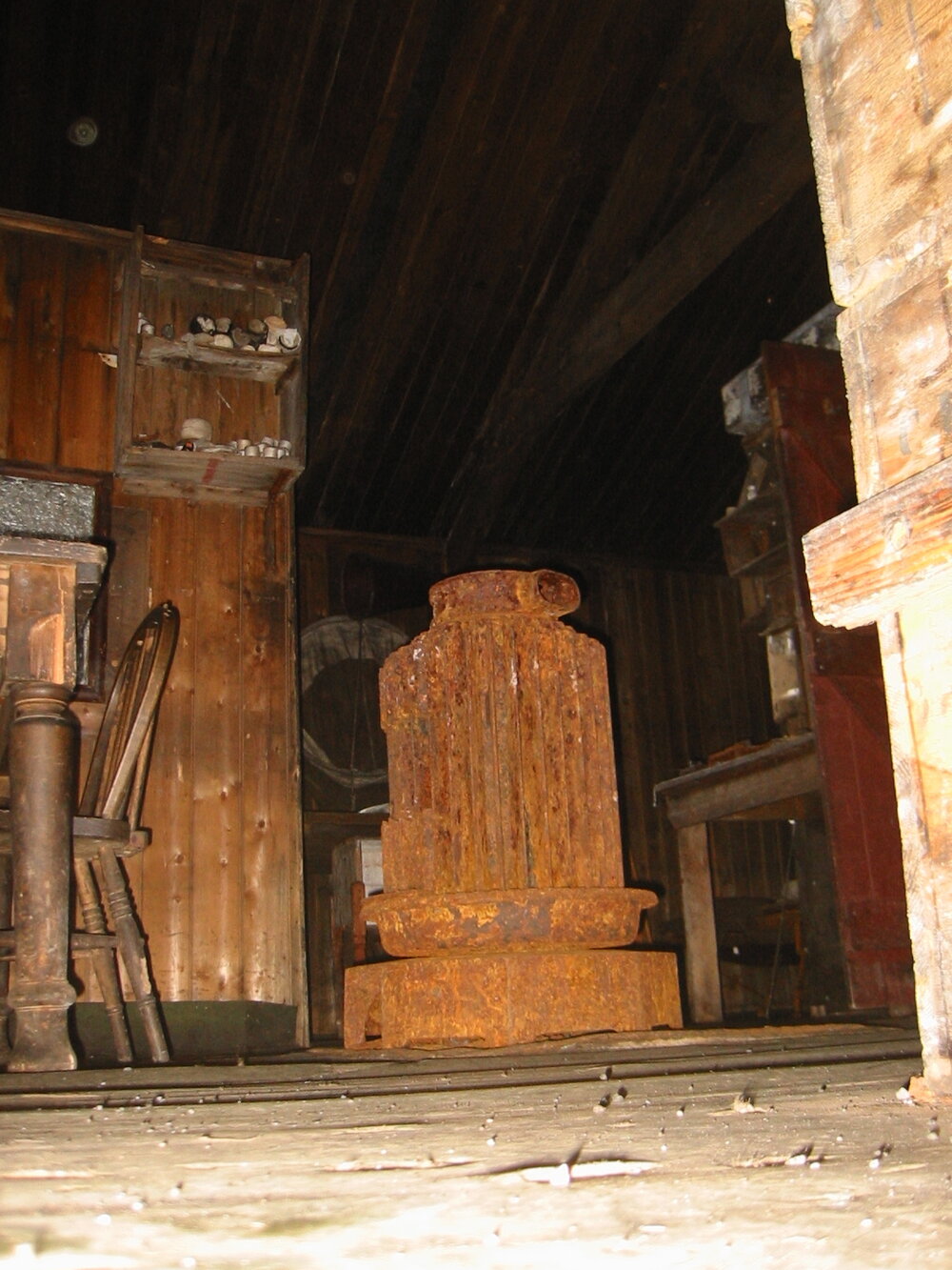 2002 Scott's 'Terra Nova' hut, interior survey image - Wardroom (002)