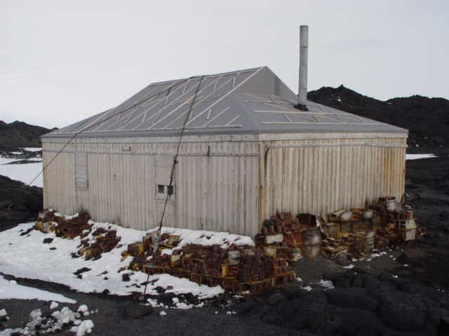 2004-05 Shackleton's 'Nimrod' hut exterior (006)