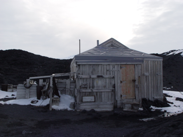 2004-05 Shackleton's 'Nimrod' hut exterior (010)