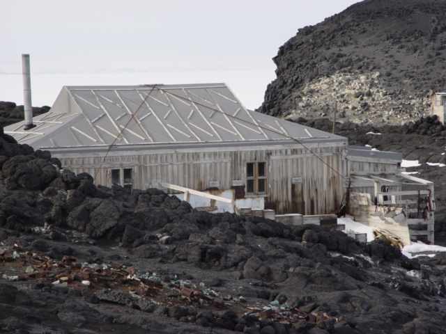 2004-05 Shackleton's 'Nimrod' hut exterior (029)