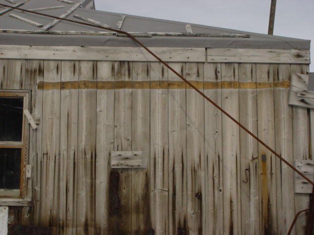 2004-05 Shackleton's 'Nimrod' hut exterior, felt (005)