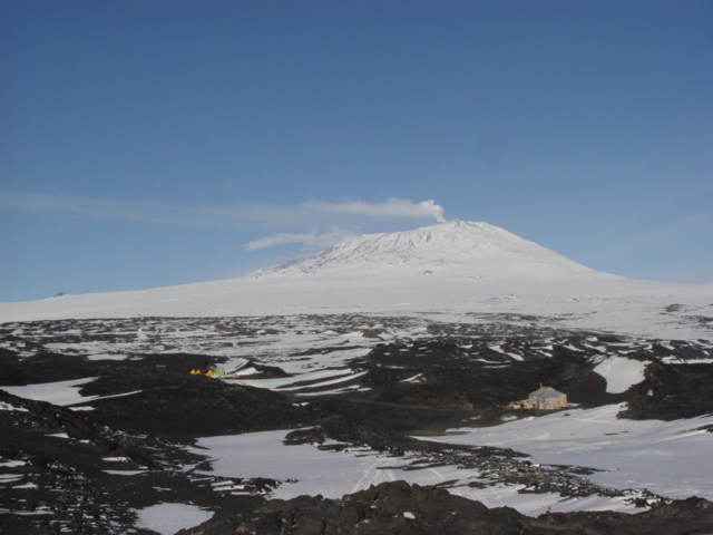2004-05 Shackleton's 'Nimrod' hut exterior (035)