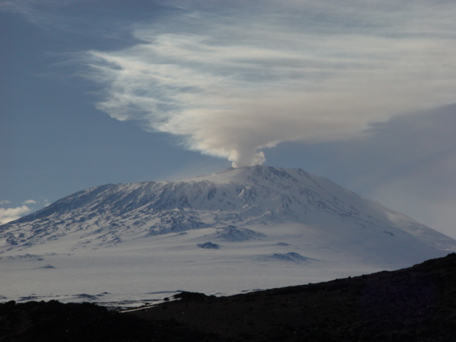 2004-05 Mount Erebus view