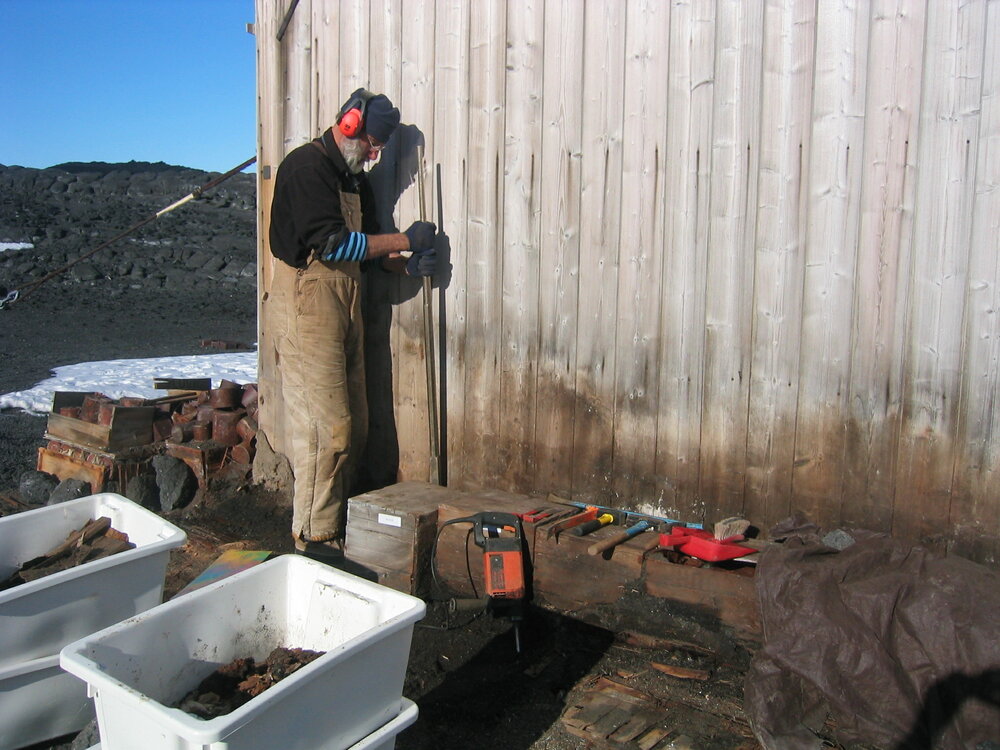 2004-05 Shackleton's 'Nimrod' hut, Neville Ritchie, archaeologist