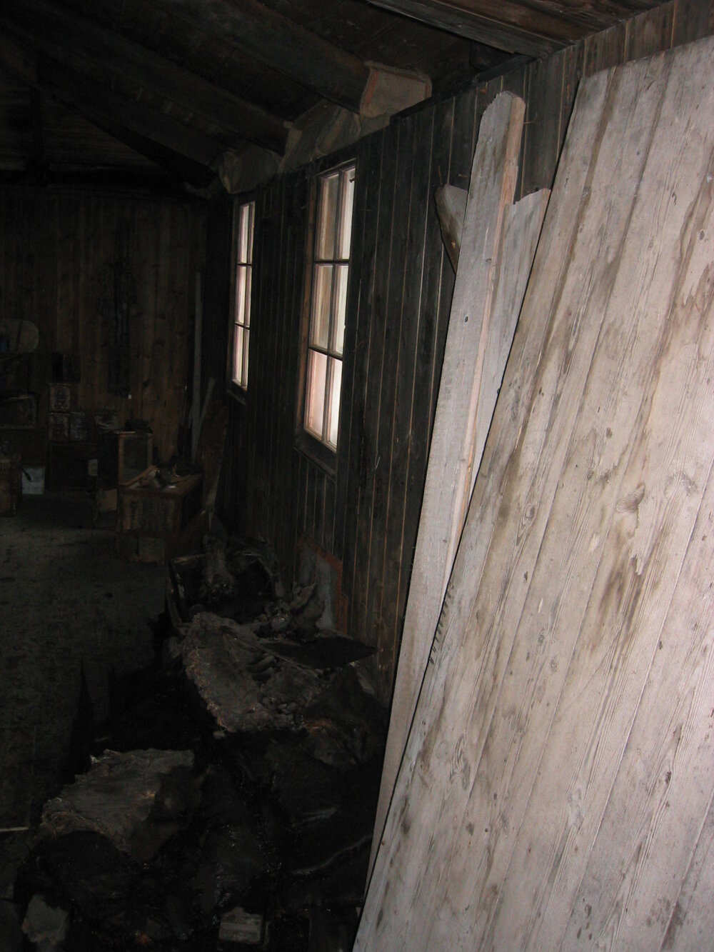 2004-05 Scott's 'Discovery' hut, interior (024)