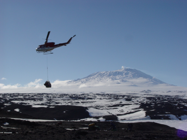 2004-05 Helicopter and Mount Erebus (001)