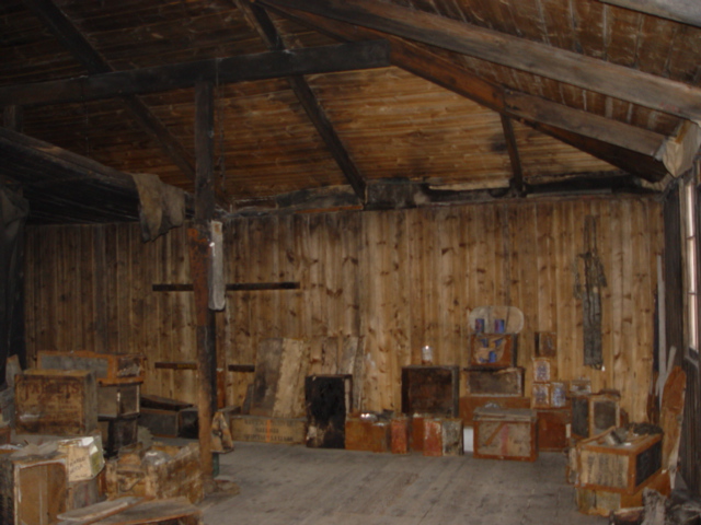 2004-05 Scott's 'Discovery' hut, interior (052)