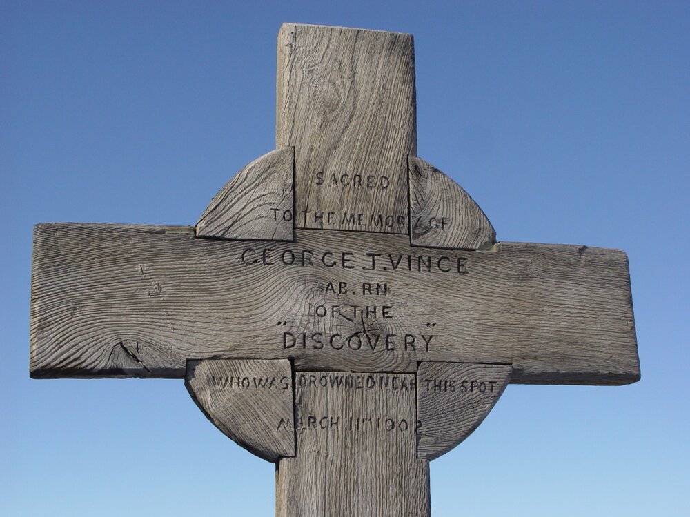 2004-05 Scott's 'Discovery' hut Vince's Cross