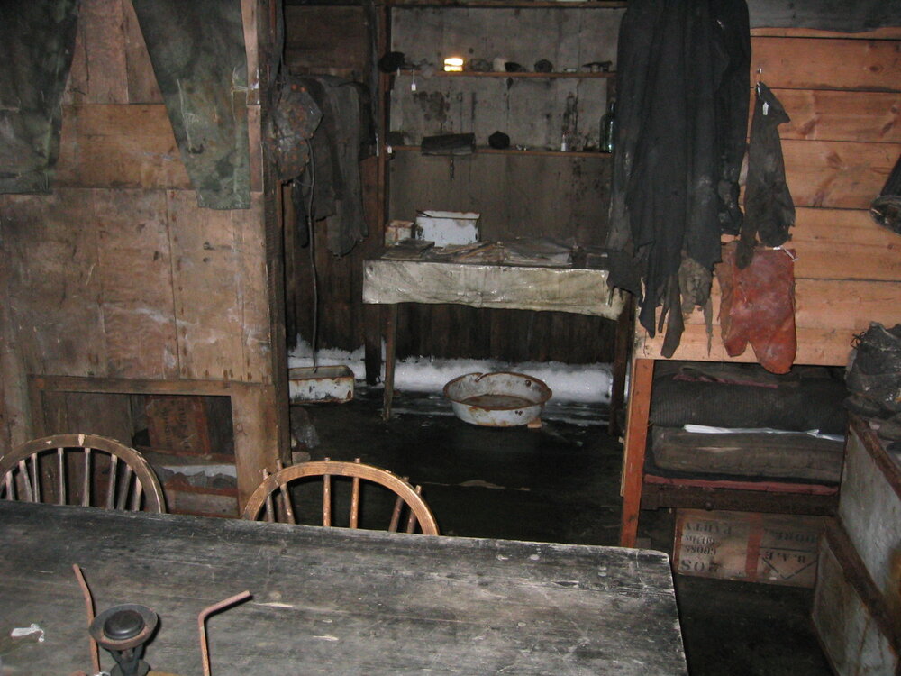2004-05 Scott's 'Terra Nova' hut, snow removal results (009)