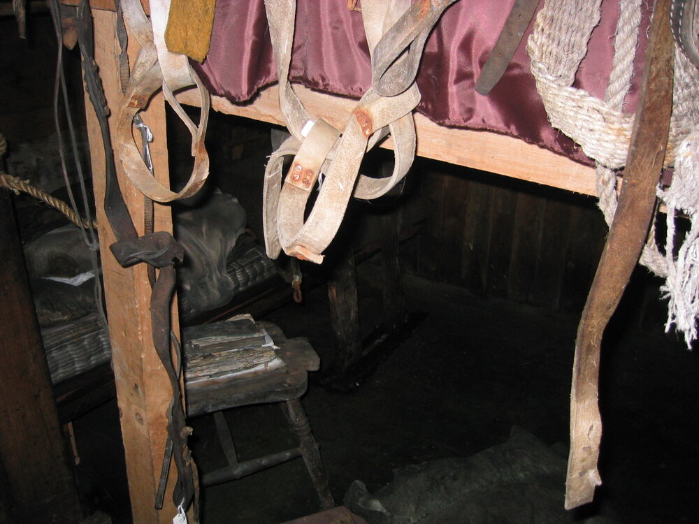 2004-05 Scott's 'Terra Nova' hut, snow removal results (013)