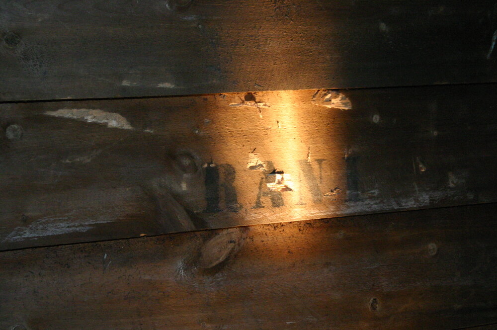 2004-05 Scott's 'Terra Nova' hut, Cape Evans, internal timber supports (026)