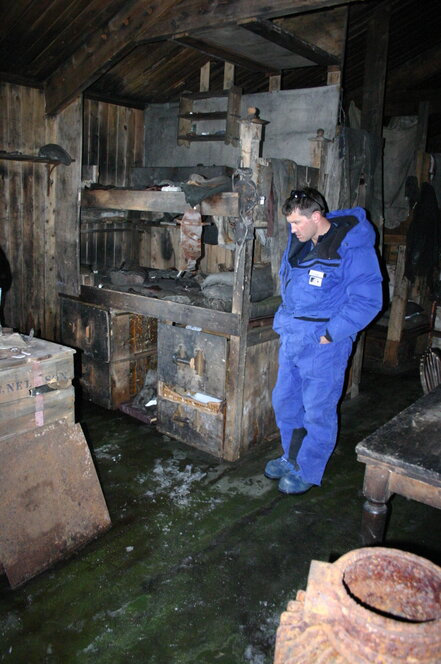 2004-05 Scott's 'Terra Nova' hut, Cape Evans, Interior (08)