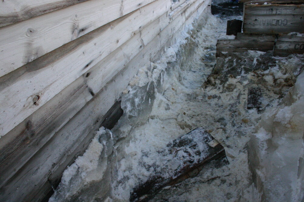 2004-05 Scott's 'Terra Nova' hut, Cape Evans, Exterior (002)