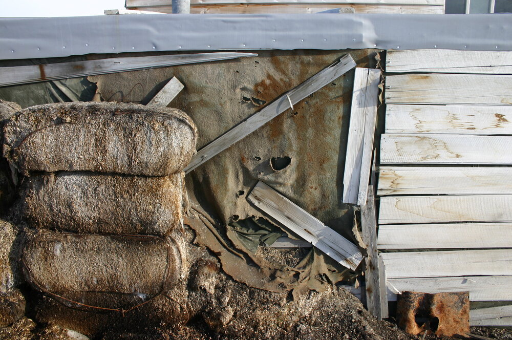 2004-05 Scott's 'Terra Nova' hut, Cape Evans, exterior (008)