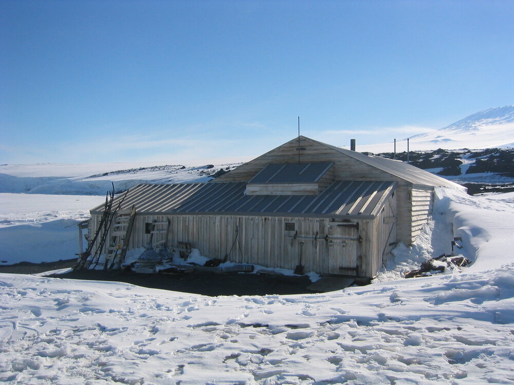 2004-05 Scott's 'Terra Nova' hut, work task, snow removal (025)