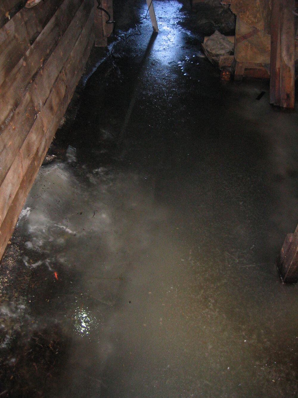 2004-05 Scott's 'Terra Nova' hut, work task, inspection (23)