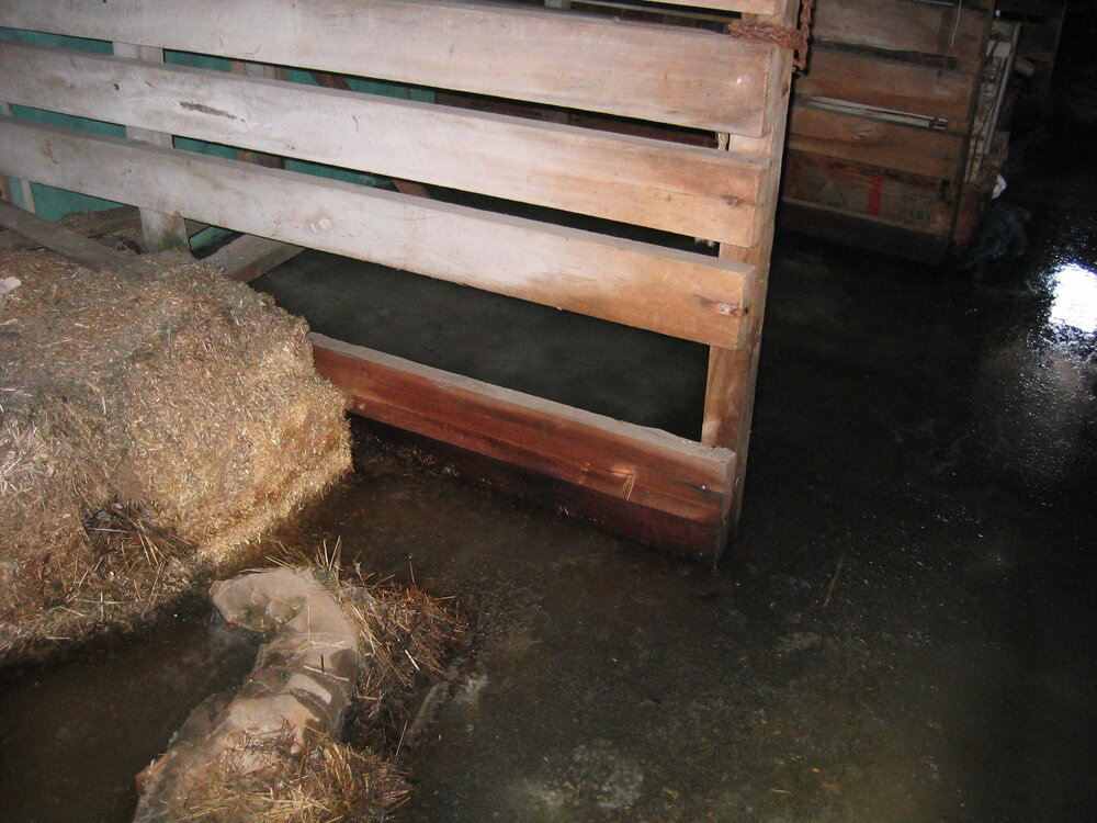 2004-05 Scott's 'Terra Nova' hut, work task, inspection (28)