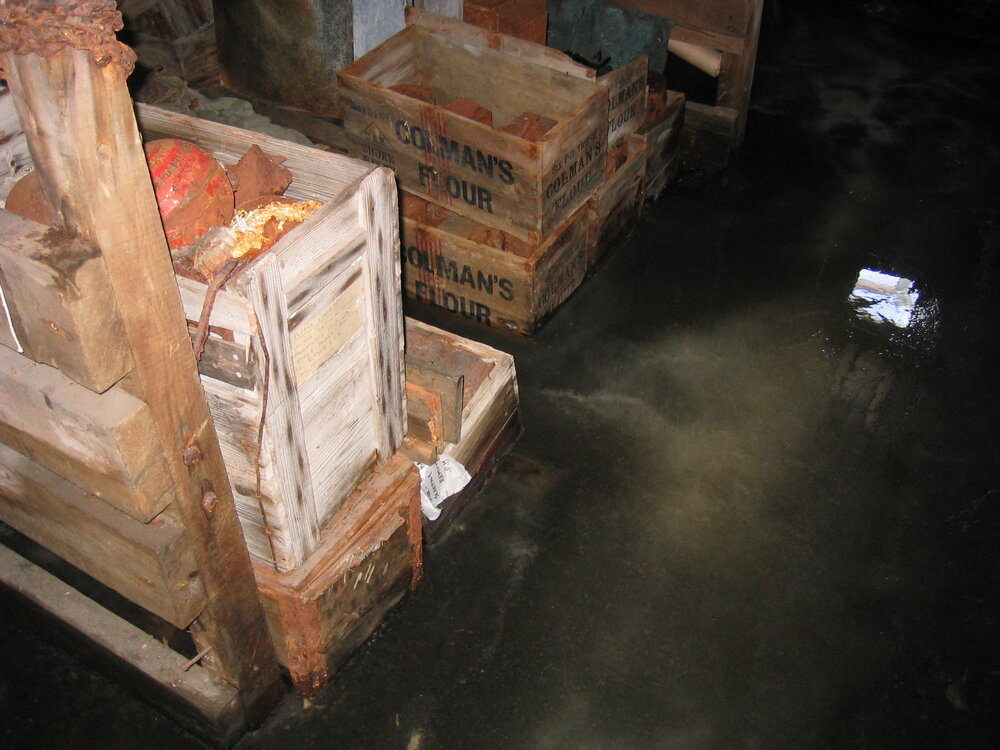 2004-05 Scott's 'Terra Nova' hut, work task, inspection (31)